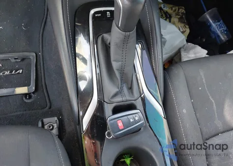 2020 Toyota Corolla Se Nightshade Edition z USA, uszkodzony, nr VIN JTND4RBE0L3097217